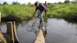 preview picture of video 'LUCU ABIS, Uda Roni Nyemplung Kali sepulang mancing di PT.PMJ Pasaman Barat'