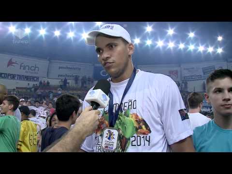 Unesp Notícias - 28/11/2014 - Bauru Basket dá show e conquista título da Lga Sul-Americana - M