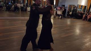 Argentine tango: Carlos & Maureen Urrego - Tango escenario