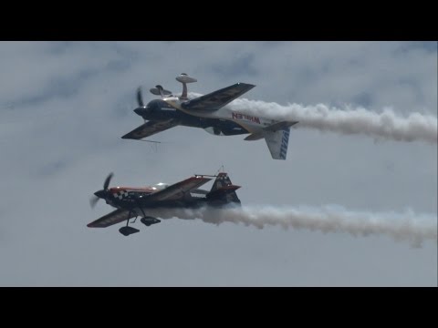 2017 Rhode Island ANG Open House & Airshow - Michael Goulian & Rob Holland