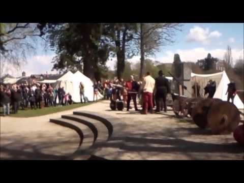 Tirs de canons aux Médievales de Binche 2016
