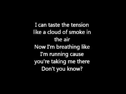 Domino (Darren Espanto) lyrics