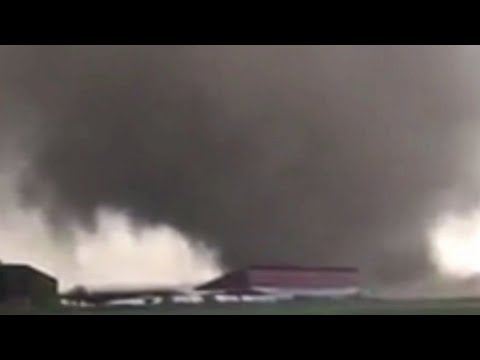 Powerful tornado hits Germany (footage)
