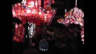 preview picture of video '富山の喧嘩祭り『夜高祭』  新栄町vs深江2回目2012年度'