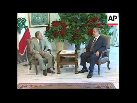 Cabinet resigns; Hariri says he won't form next govt