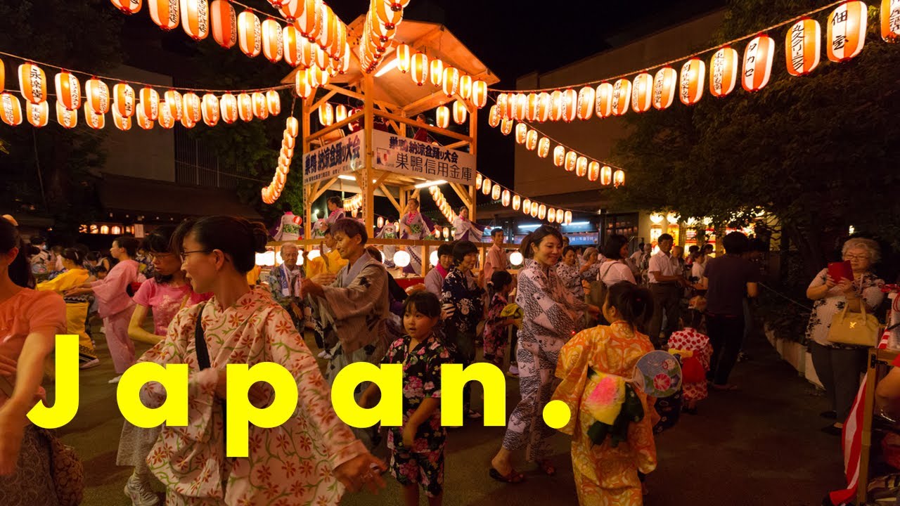 Experience the vibrant allure of Takayama's Spring Festival as a tourist!