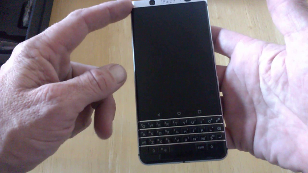 First look at the Blackberry KEYone and unboxing.