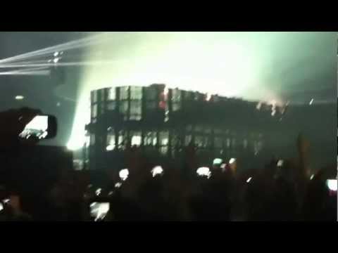 Don't You Worry Child (Tom Starr & Kryder Remix) [feat. John Martin] [Live] - Swedish House Mafia