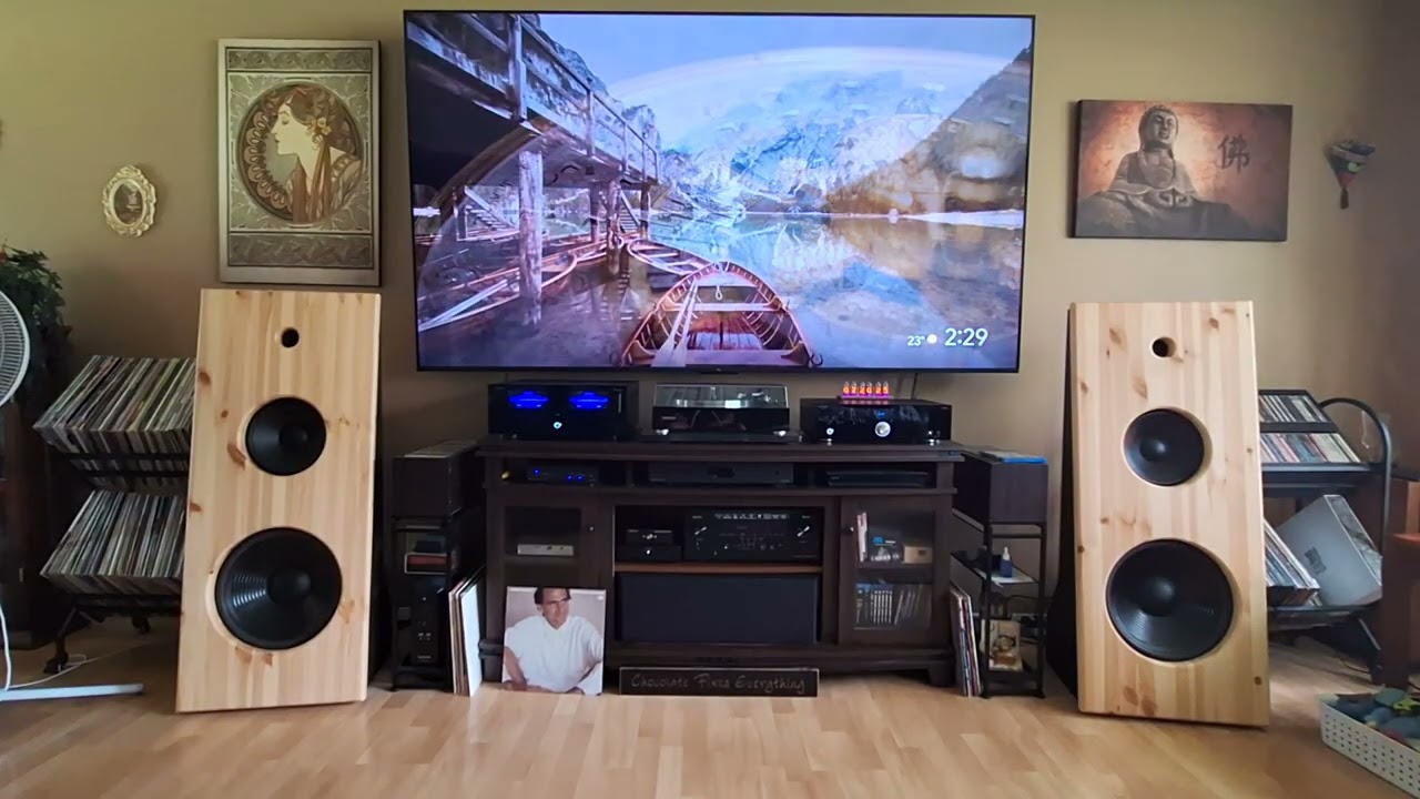 James Taylor: Playing on the Advance Paris X-A160 and X-P700.