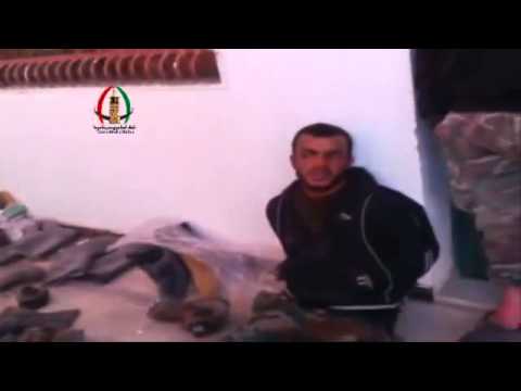 أسير من قوات النظام بيد جماعة أنصار الهدى في قرية الدوايا في القنيطرة