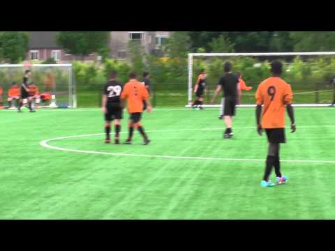 21 mei 2014 VV De Meern B2 - VV De Meern A2 vr 2-8 Doelpunt Yvan