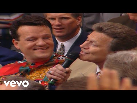 Bill & Gloria Gaither - We'll Talk It Over [Live] ft. Danny Gaither