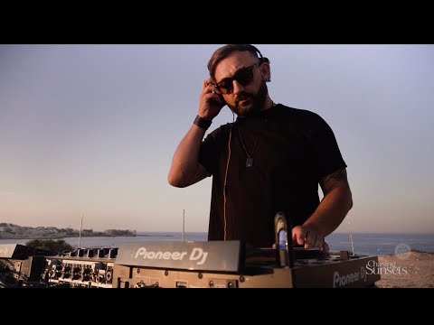 Tenishia | Chasing Sunsets | Munxar Point (Malta)