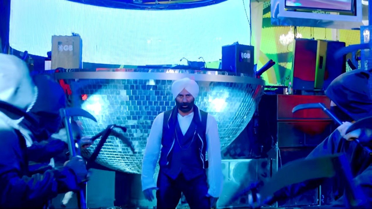 Sunny Deol ने अकेले 100 दुश्मन को एक साथ पेल दिया | Yamla Pagla Deewana 2 Climax Scene