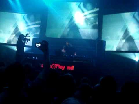 Super8 & Tab - Black Is The New Yellow + No One On Earth (Acapella) @ O2 Academy, Leeds 02/05/10