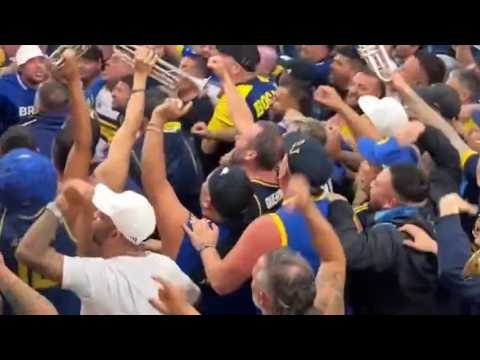 "La barra de Boca se acordó de River a días del Superclásico y le dedicó esta canción" Barra: La 12 &bull; Club: Boca Juniors &bull; País: Argentina