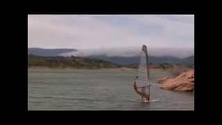 preview picture of video 'WINDSURF embalse de Aguilar de Campoo, Pantano de Aguilar, Montaña Palentina, surf a vela'