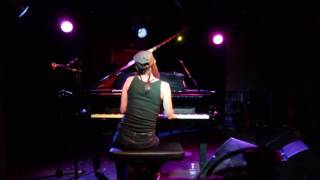 Holly Bowling: Squirming Coil