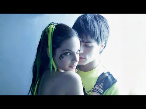 Isa TKM - Debía Ser Amor (Music Video)