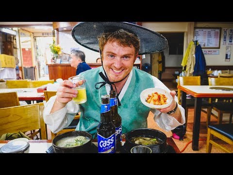 Galbitang (갈비탕): Korean Food + Visiting Gyeongbokgung Palace (경복궁) wearing Hanbok in Seoul, Korea