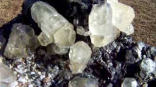 preview picture of video 'Large EXQUISITE Calcite Crystals on Sphalerite / Sweetwater Mine'