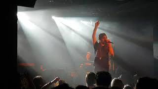 J. Bernardt - The Question (Live @ Point Ephémère)