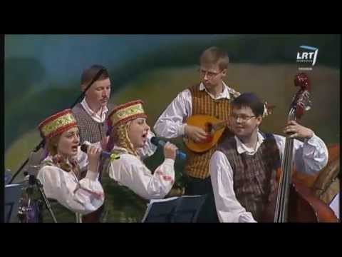 Visagino liaudiškos muzikos kapela „Linksmuolė“ - „Mūsų kaimas“
