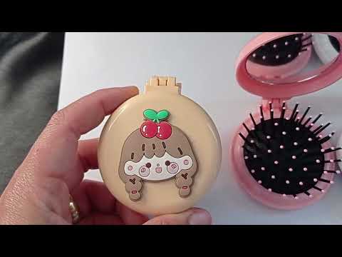 ESPELHO DE BOLSA COM MINI ESCOVA DE CABELO COM DESENHO