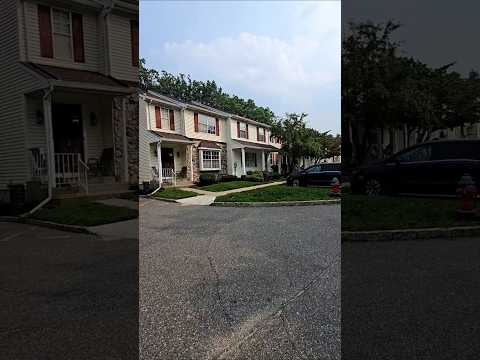 Perfect Starter Home for sale in Rose Court – Prime Location Right Behind Nutmeg Mall! asking 619k