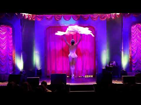 download lagu mp3 mp4 Petit Fours Nyc, download lagu Petit Fours Nyc gratis, unduh video klip Petit Fours Nyc