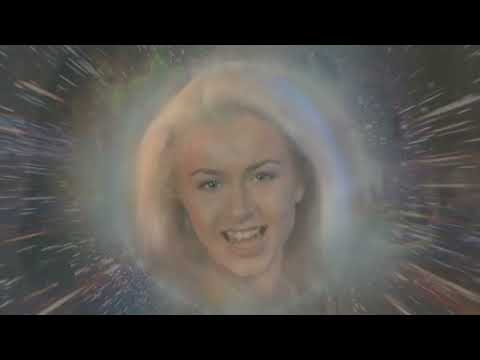 Dlouhá šňůra perel - Michaela Pávová - (Music video Bob Martinec)