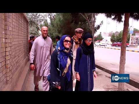 Italian tourists visit Afghanistan's Balkh province|بازدید گردشگران ایتالیایی از بناهای تاریخی دربلخ