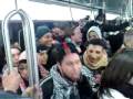 Молодые мусульмане из Франции после митинга в метро (делают дуа) 