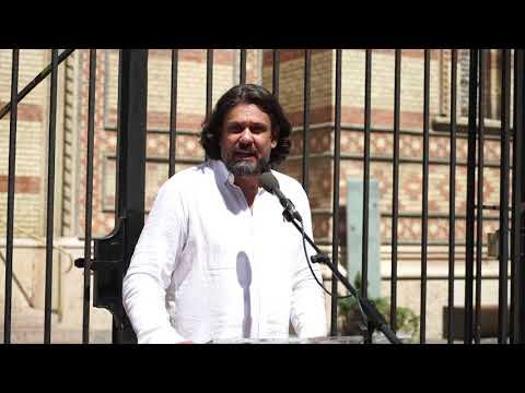 Védmű átadása a Herzl Tivadar téren