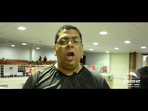 Os profissionais da educação permanecem em greve