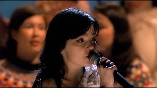 Björk - Live at Royal Opera House (4K Upscaled) - 05.Undo