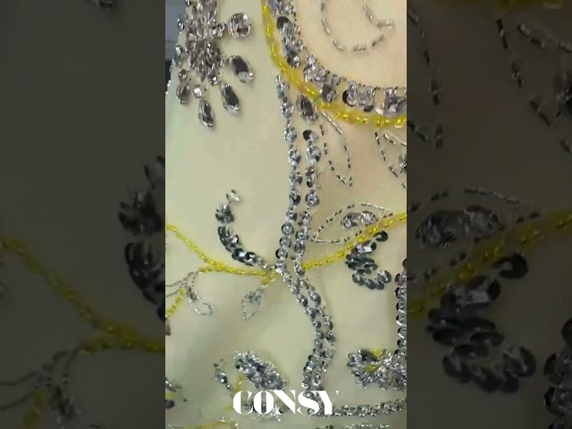 فستان سهرة الأميرة الفاخر بتناغم أنيق ومريح للمناسبة