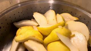 Home canning pear juice using the steam juicer