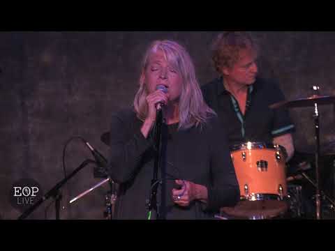 Don't Let Me Down Easy - Kim Richey