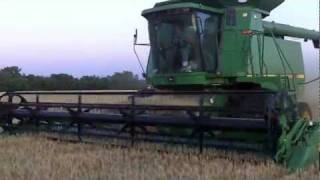 preview picture of video 'Wheat Harvest On A Real Family Farm in Kansas!'