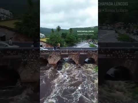 uma cachoeira dentro da Cidade de Lençóis Chapada Diamantina Bahia