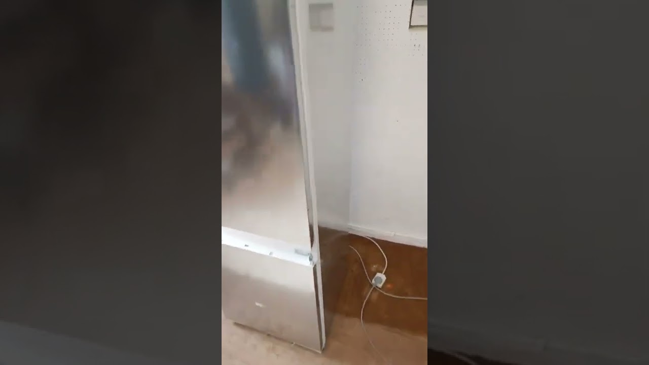 Watch video BOSCH KIN86VSE0G Integrated 60/40 Fridge Freezer - Sliding Hinge + Fixing Kit Now BOSCH KIN86VSE0G Integrated 60/40 Fridge Freezer - Sliding Hinge + Fixing Kit