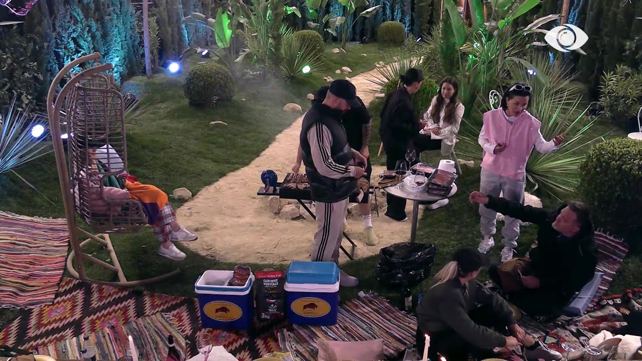 “Mami më degjeneroi live”/ Roza dhe Liami tregojnë historitë e sikletshme: Fansja më....