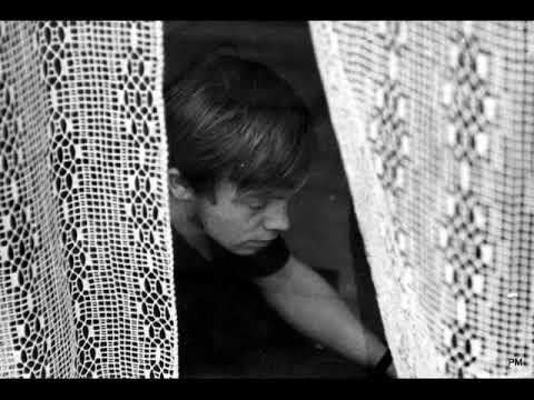 Půlová nota na tapetách - Karel Kryl