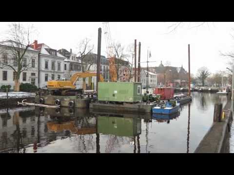 Stahlelemente für Spundwand in Oldenburg stehen schief