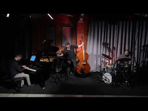 Jakub Olejnik Trio - At The End