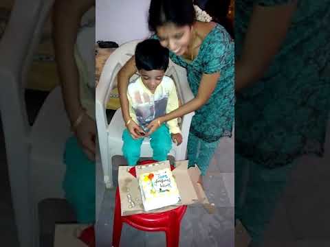 Shreeman cake cutting