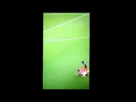 Alex Song elbow to Mario Mandzukic 18/6/14