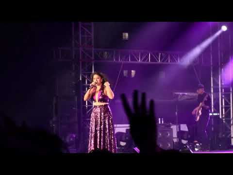 Kande Pohe | आयुष्य हे चुलीवरल्या कढईतले कांदे पोहे | Sunidhi Chauhan | I AM HOME | Live Pune 2025
