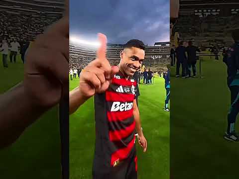 EMILLY VICK DANÇANDO MÚSICA DA COPA 🇧🇷
